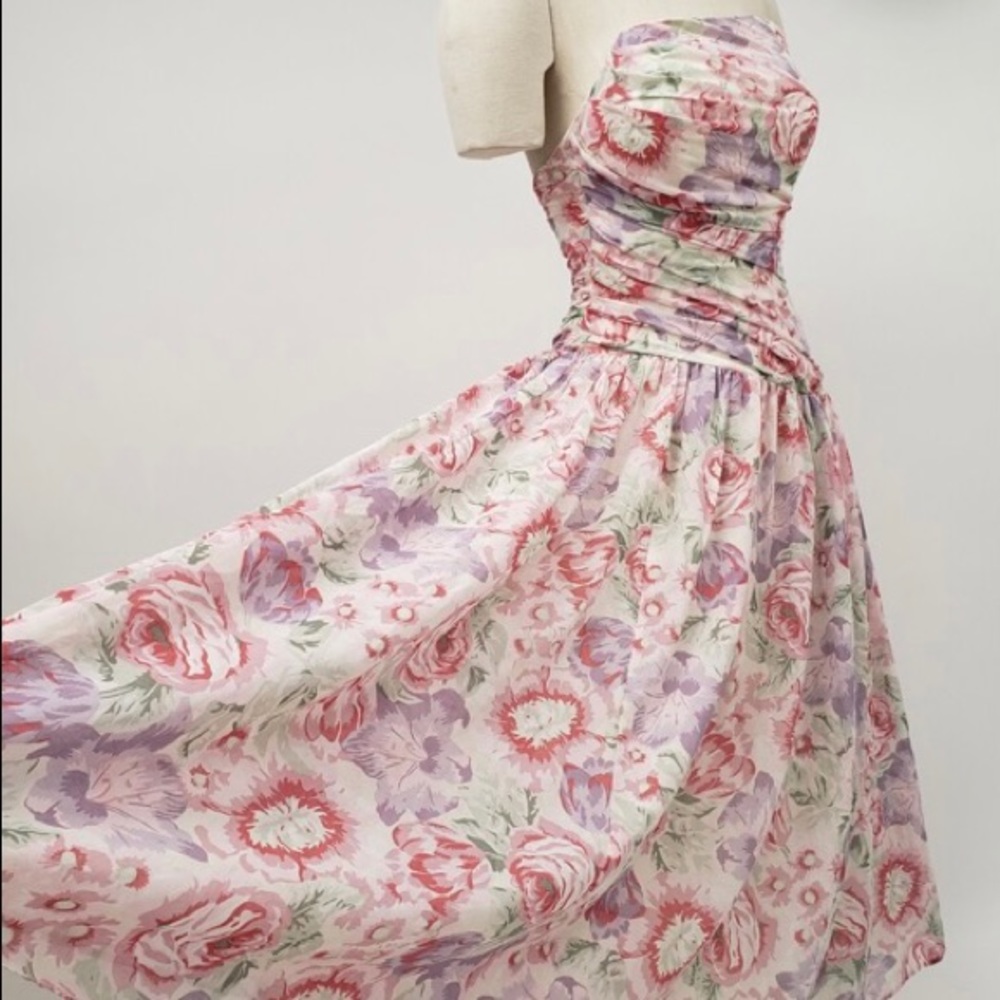 Stunning Vintage Laura Ashley dress!